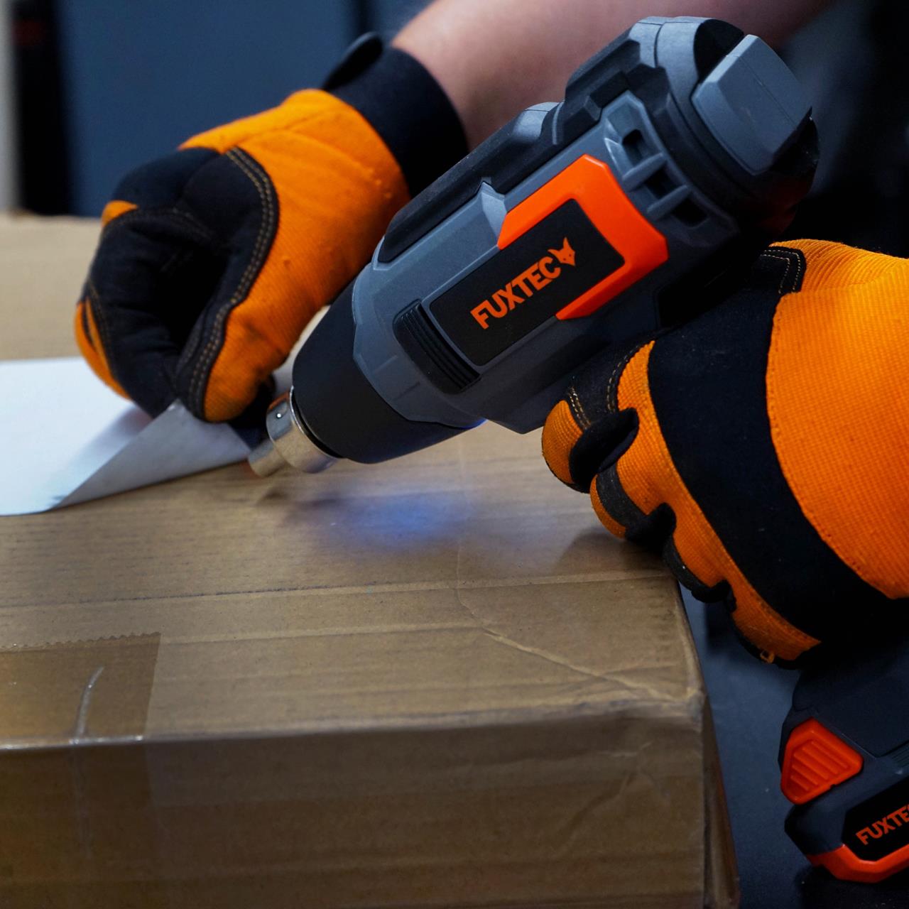 FUXTEC heteluchtpistool accu 20V - heatgun - set met batterij (2Ah) en lader (1A)